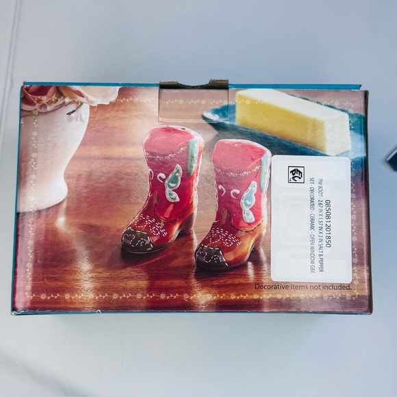 The Pioneer Woman Cowboy Boot Salt & Pepper Shaker Set - Picture 4 of 12